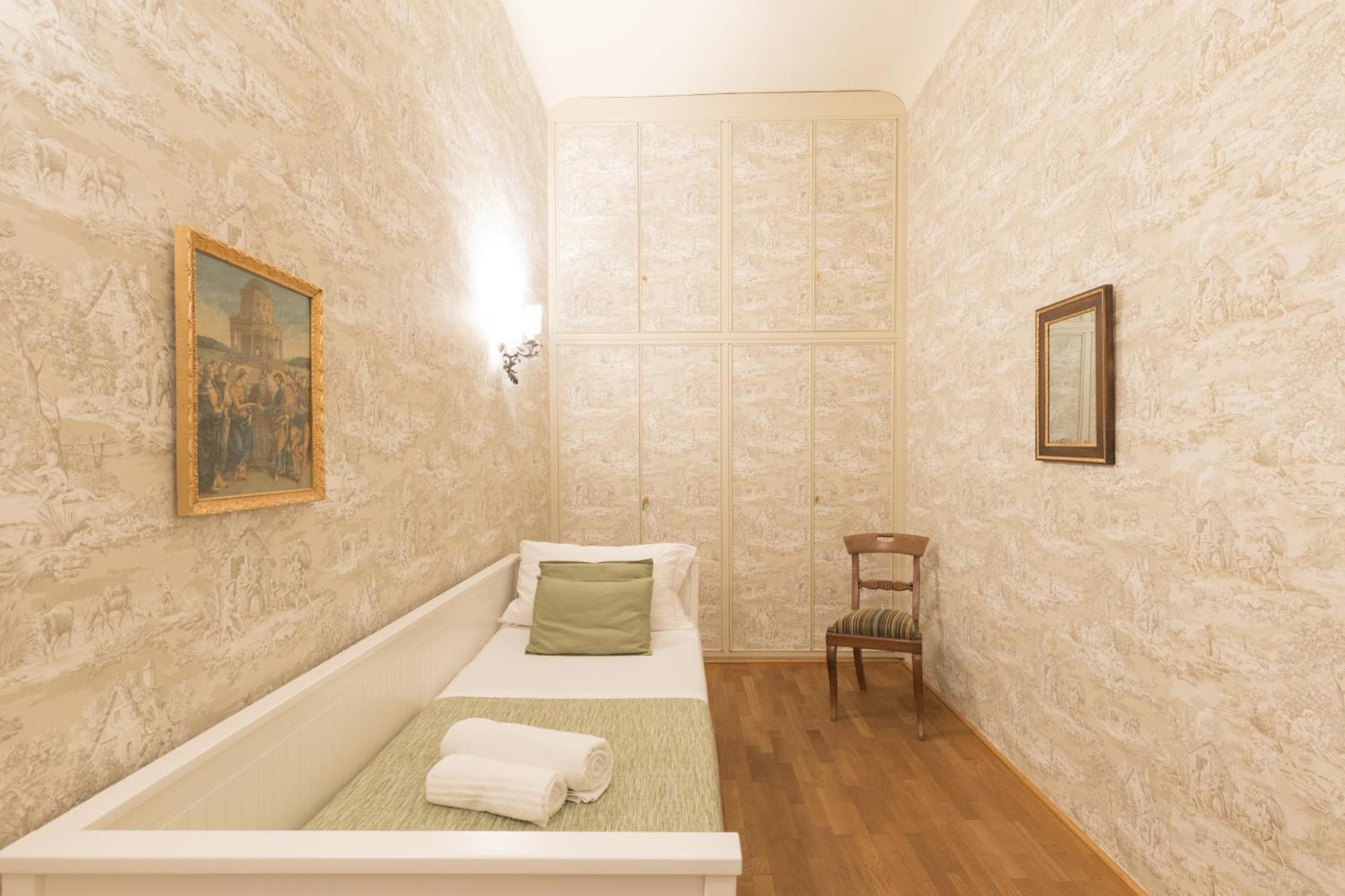 A Touch Of History, In Santa Reparata Florence Exterior photo